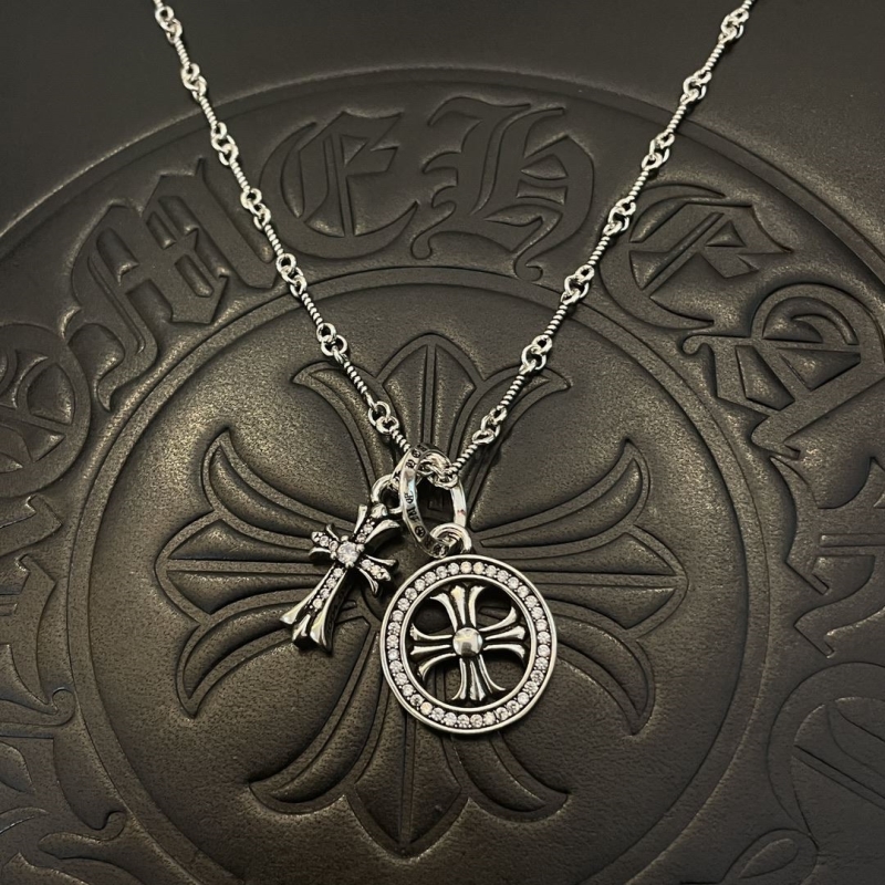 Ch*0me He**ts necklaces